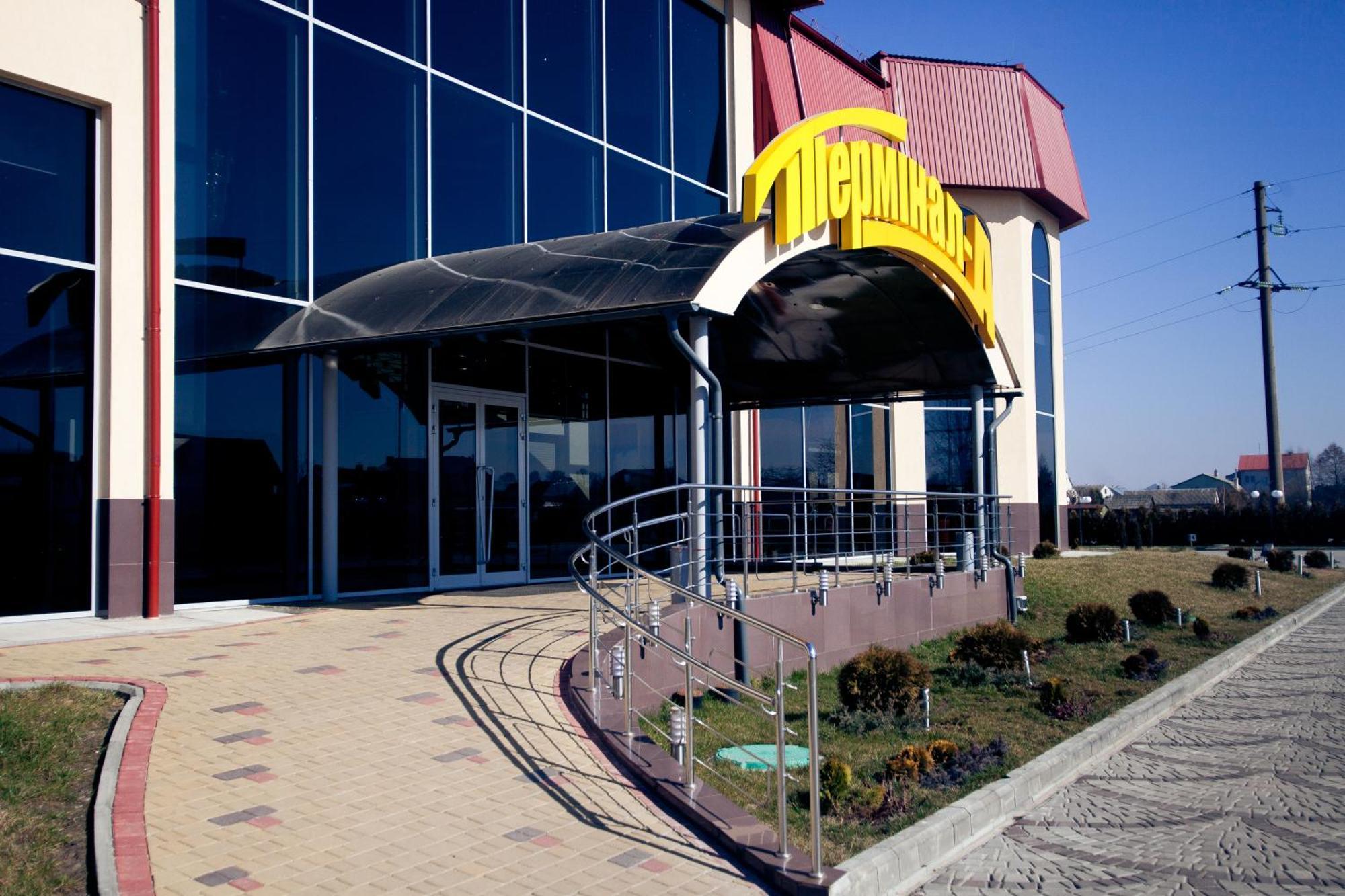 Terminal-A Hotel Ryasne-Ruske Exterior photo