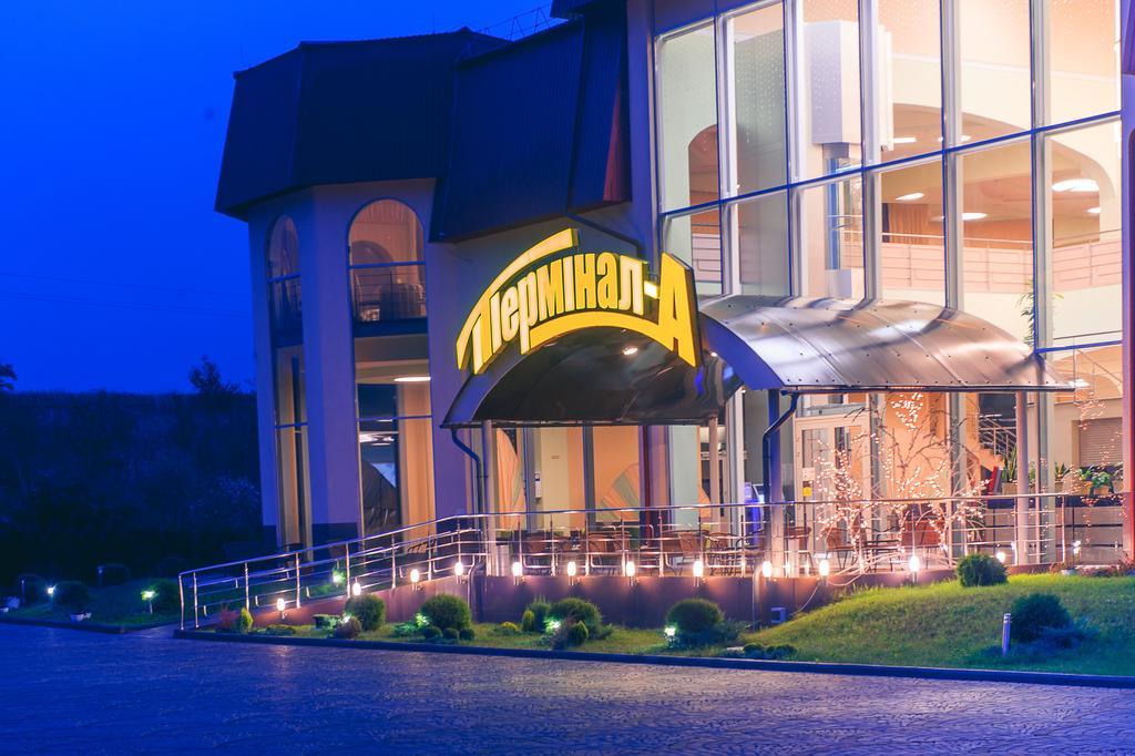 Terminal-A Hotel Ryasne-Ruske Exterior photo